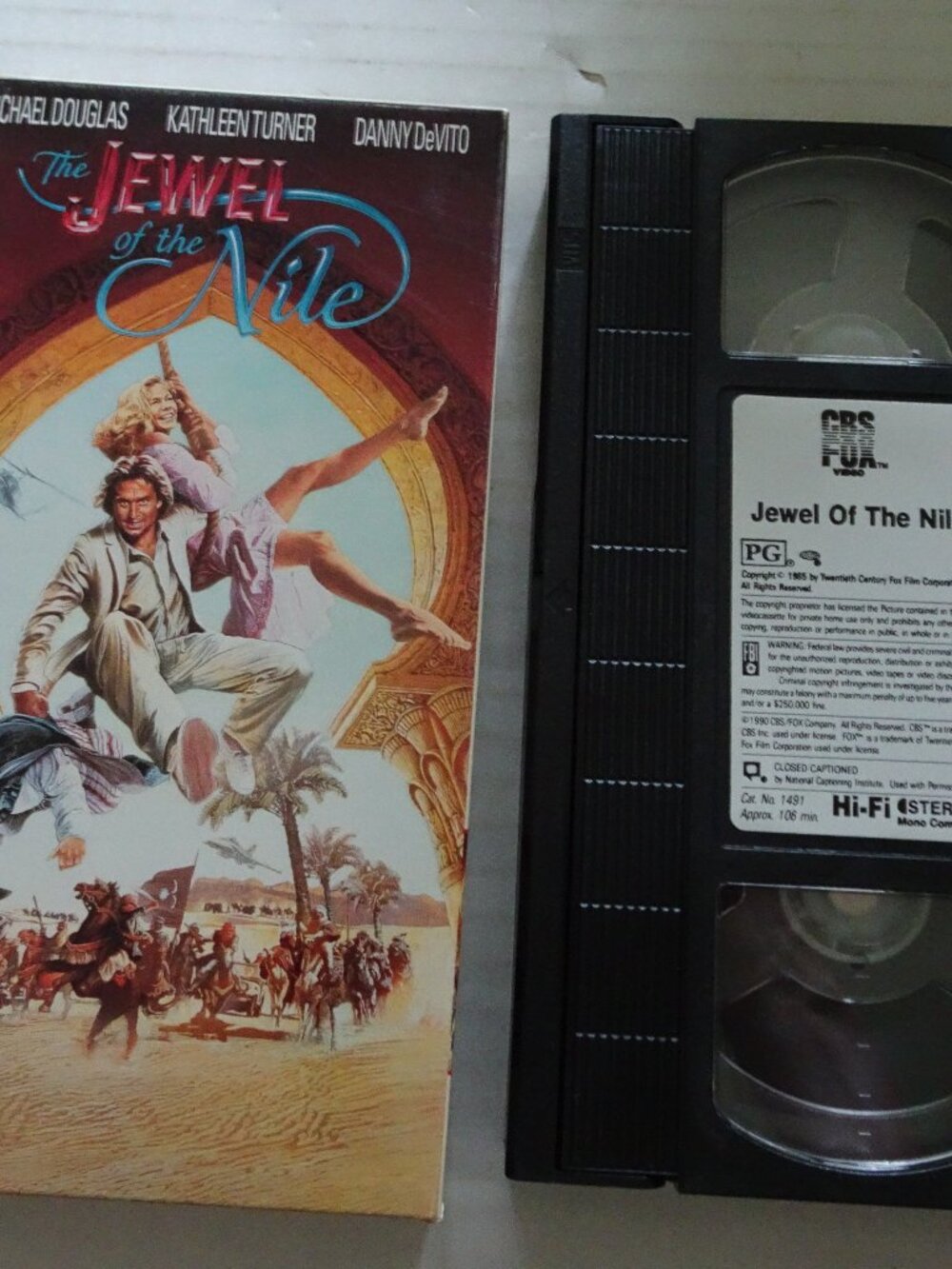The Jewel of the Nile VHS 1986 Michael Douglas, Kathleen Turner & Danny Devito